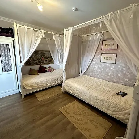 Lejlighed Luxury 3-br & Sky Terrace