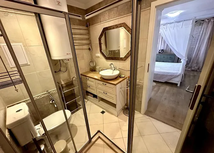 Luxury 3-br & Sky Terrace Apartament