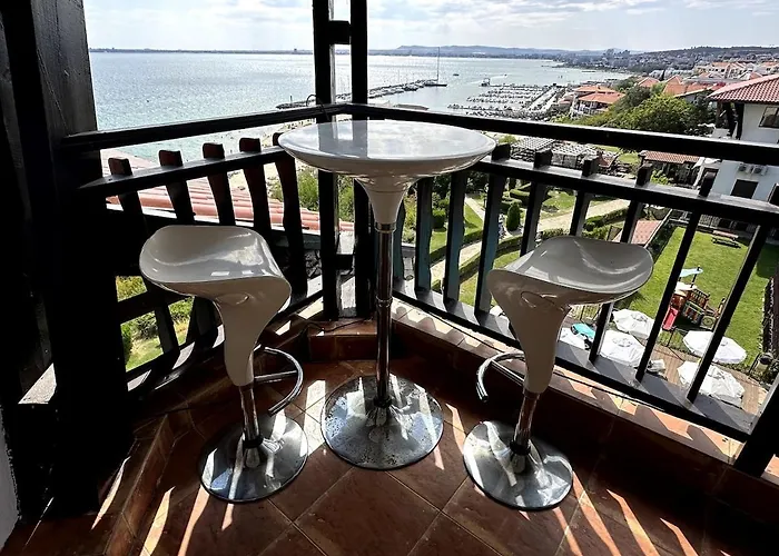 Luxury 3-br & Sky Terrace Apartament *