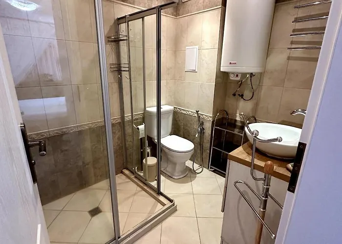 Luxury 3-br & Sky Terrace Apartament